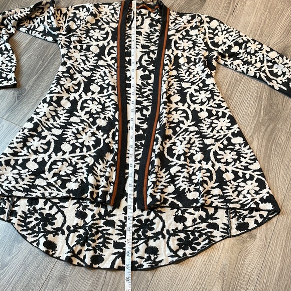 Fall Favourite Open Cardigan with a hi-low and rounded back & flat front . - Picture 6 of 6